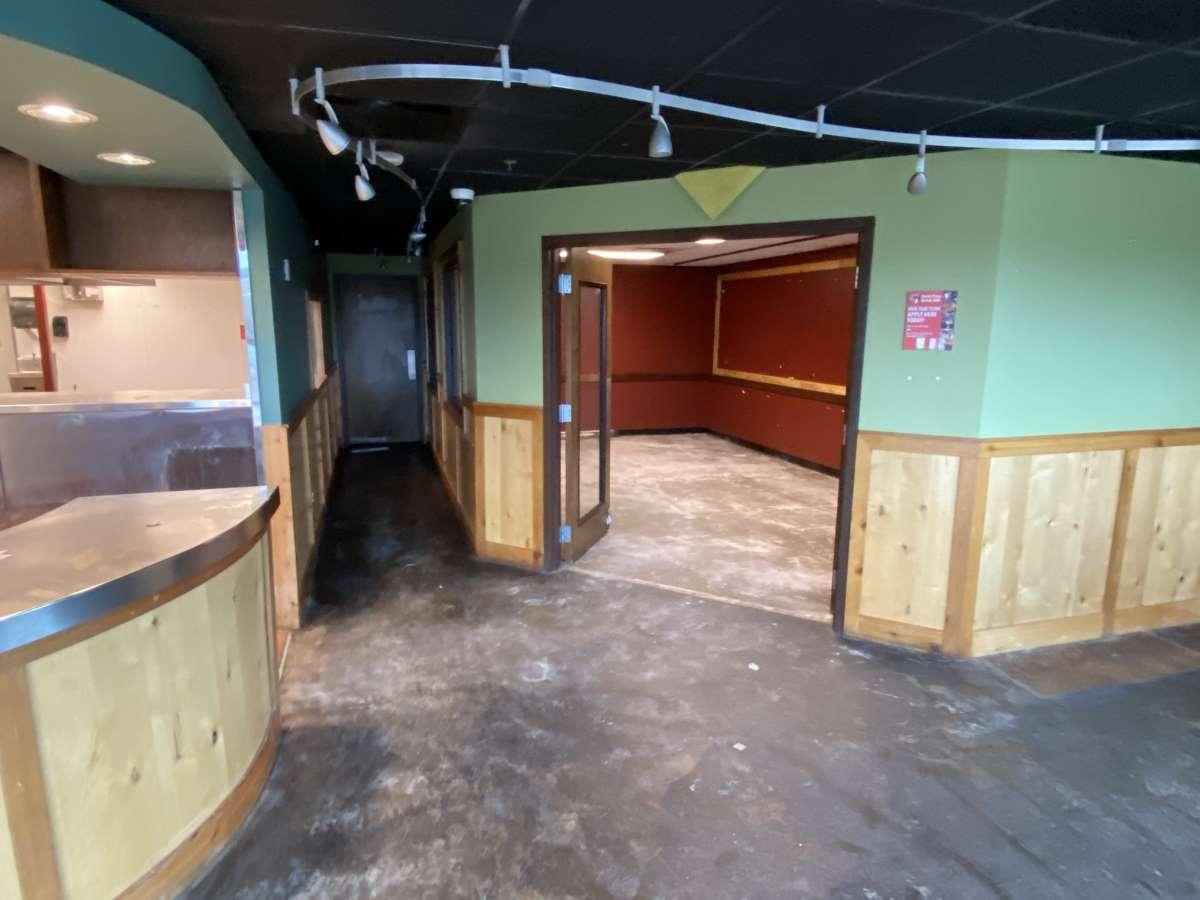 Former Hideaway Restaurant For Lease